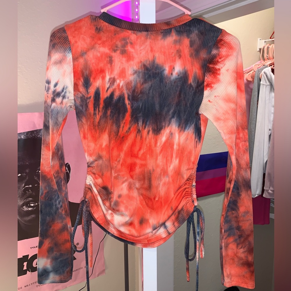 Long sleeve tie dye ribbed ruched shirt